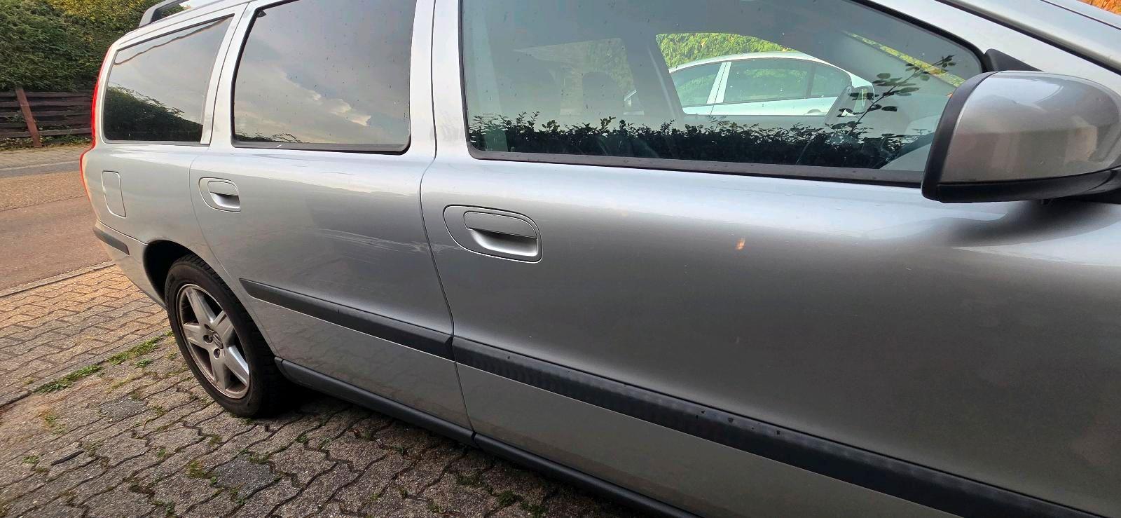 Volvo V70 2004 — двигун 209 HP (154kW)