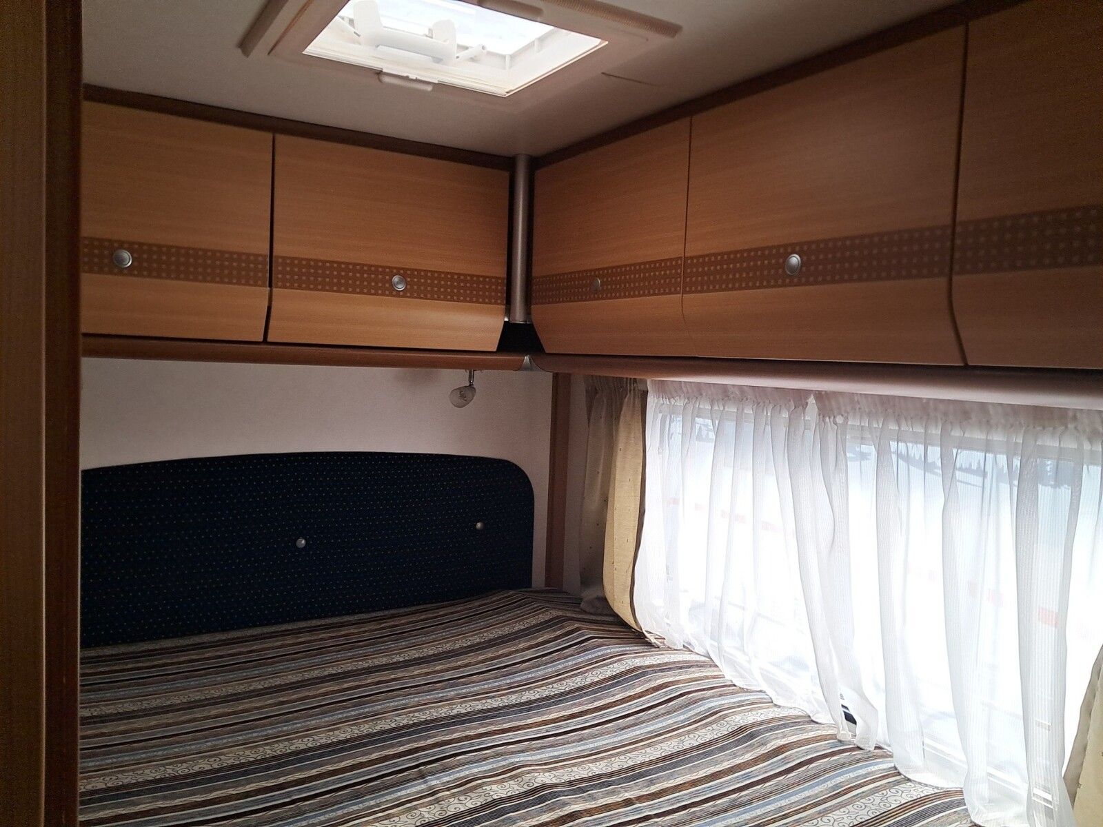 Fahrzeugabbildung Carado T 345 Fahrradträger,Radio,Heckbad