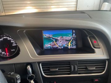 Bild 15 Audi A4 2.0 TFSI 155kW quattro Attraction nur Export