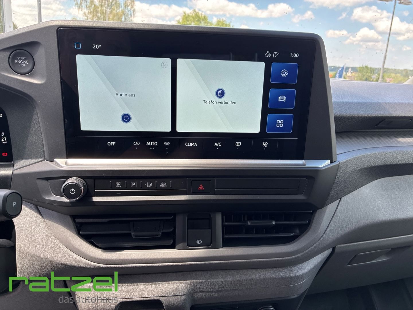 Fahrzeugabbildung Volkswagen T7 Caravelle BEV 100kW 9-Sitzer+Allwetter+ 64kWh