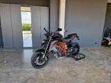 KTM 1290 Super Duke R - KTM DUKE R
