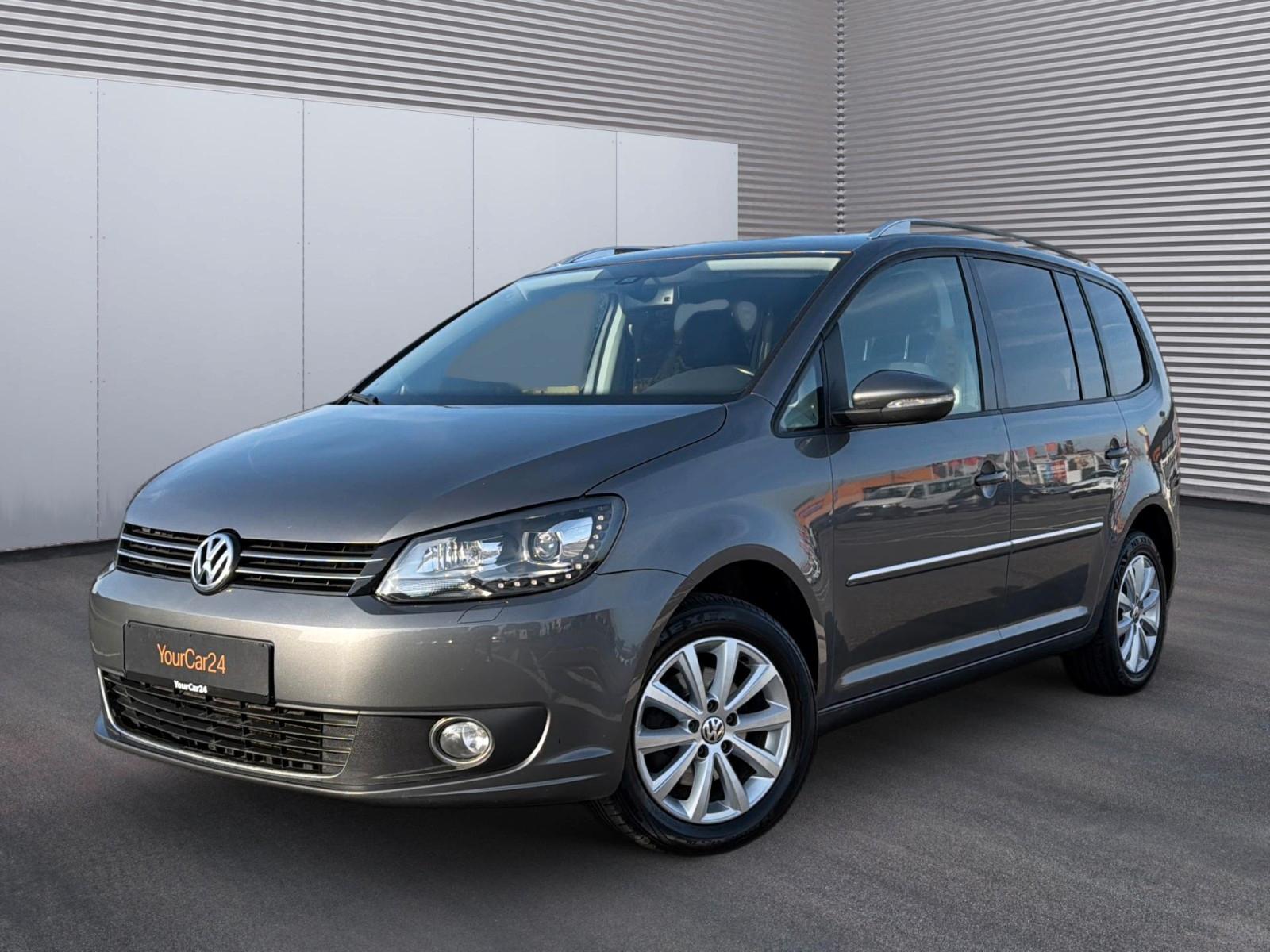 Volkswagen Touran Highline BMT XENON*AHK*PDC+CAM*RIEMEN NEU