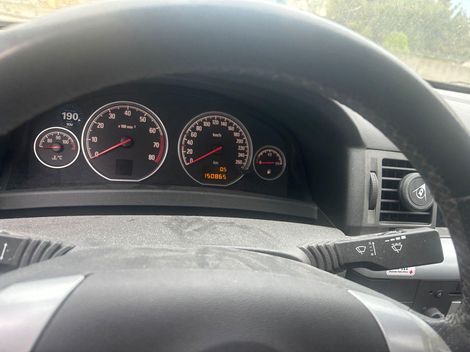 Opel Vectra 2005 — photo 9