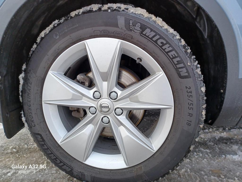 Volvo XC40 T2° Automatik° Core°AHK ° Kamera °Lenkradhe