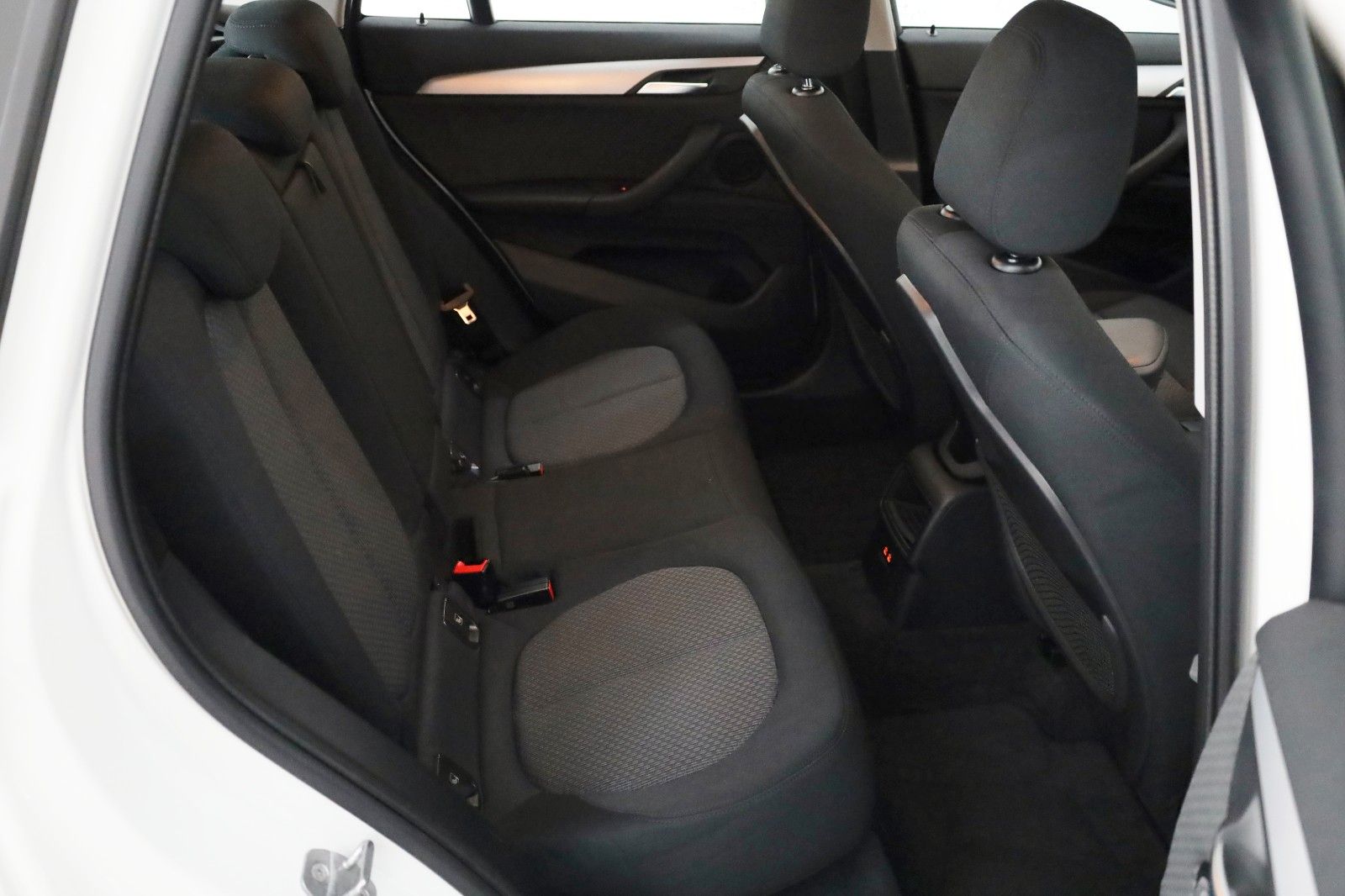 Fahrzeugabbildung BMW X1 xDrive 18dA Navi,SH,PDC,SR+WR