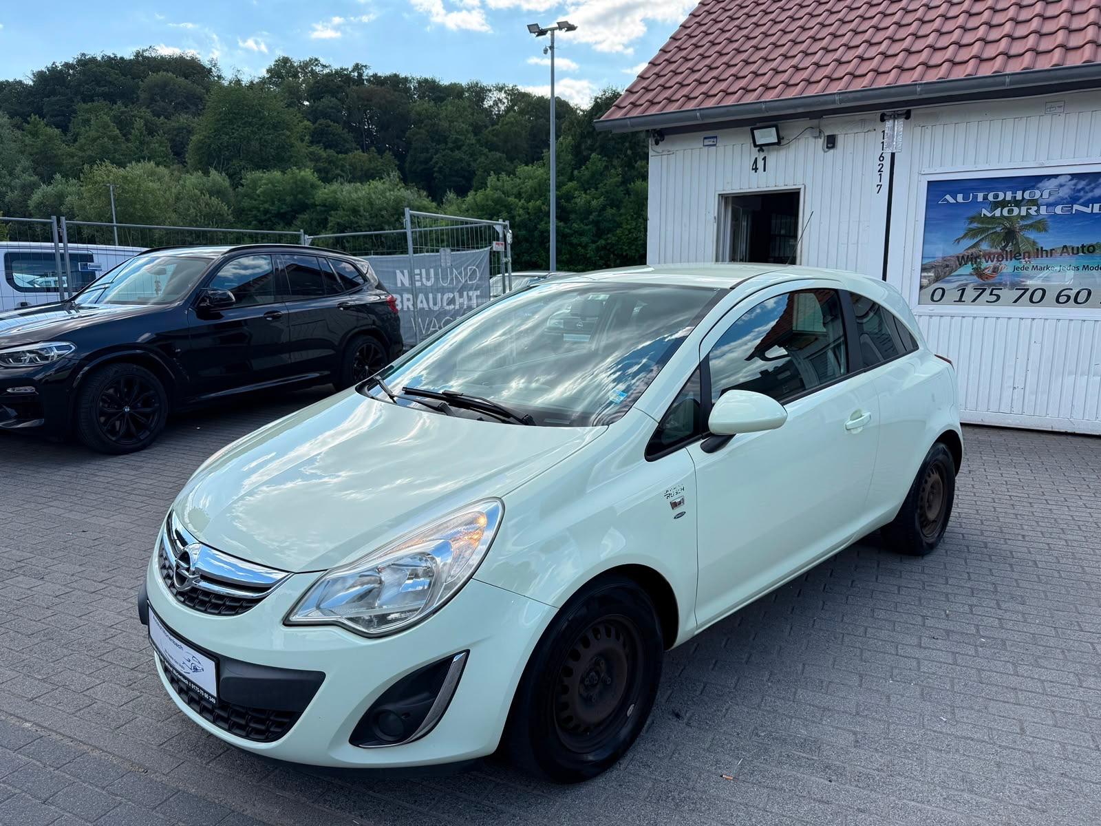 Opel Corsa D Satellite