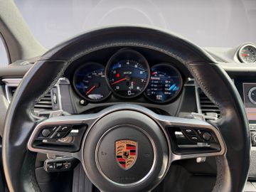 Porsche Macan - 11