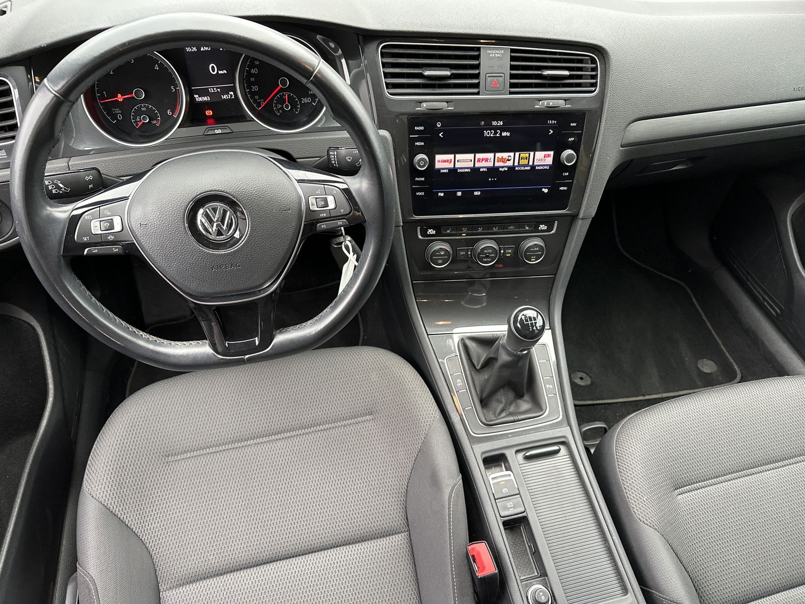 Fahrzeugabbildung Volkswagen Golf 2.0 TDI CL NAV+LED+ACC+SHZ+DYNAUDIO+TEMPO