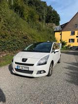 Peugeot 5008 - Peugeot 5008 in Freiburg