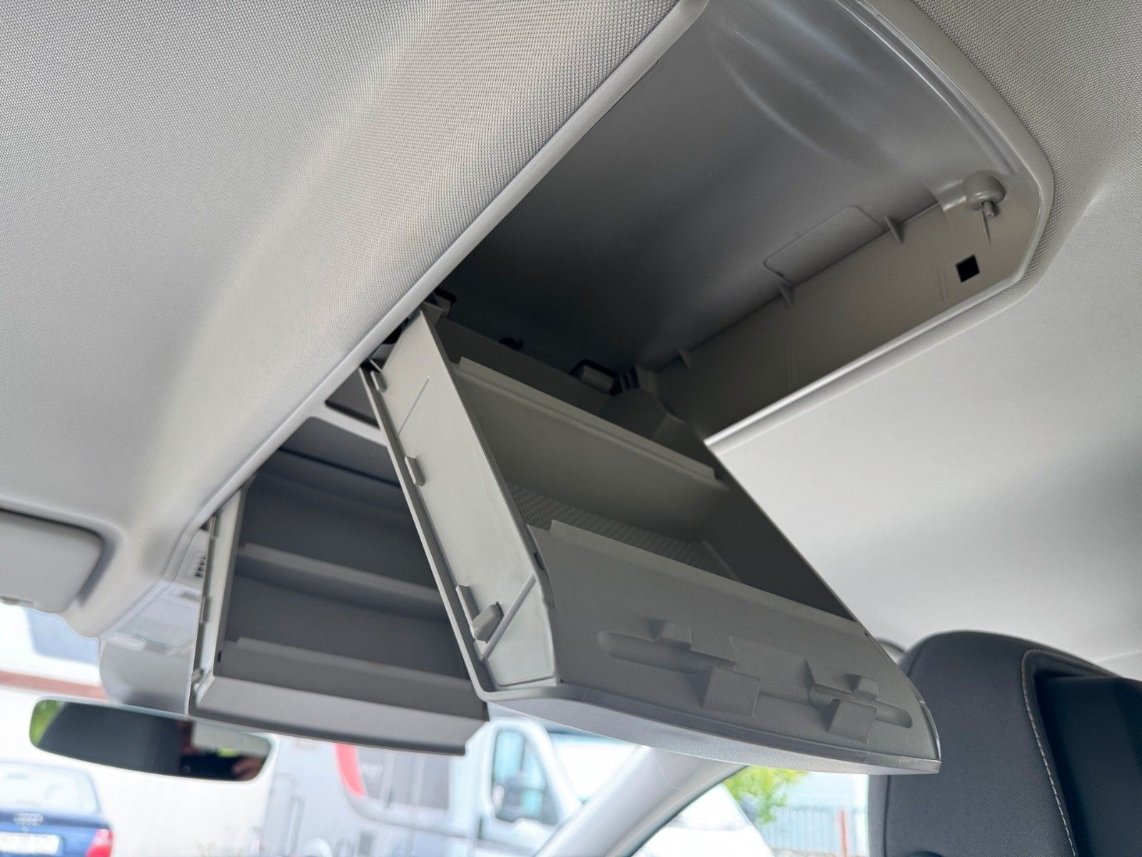Fahrzeugabbildung Volkswagen Touran Highline 2.0 TDI