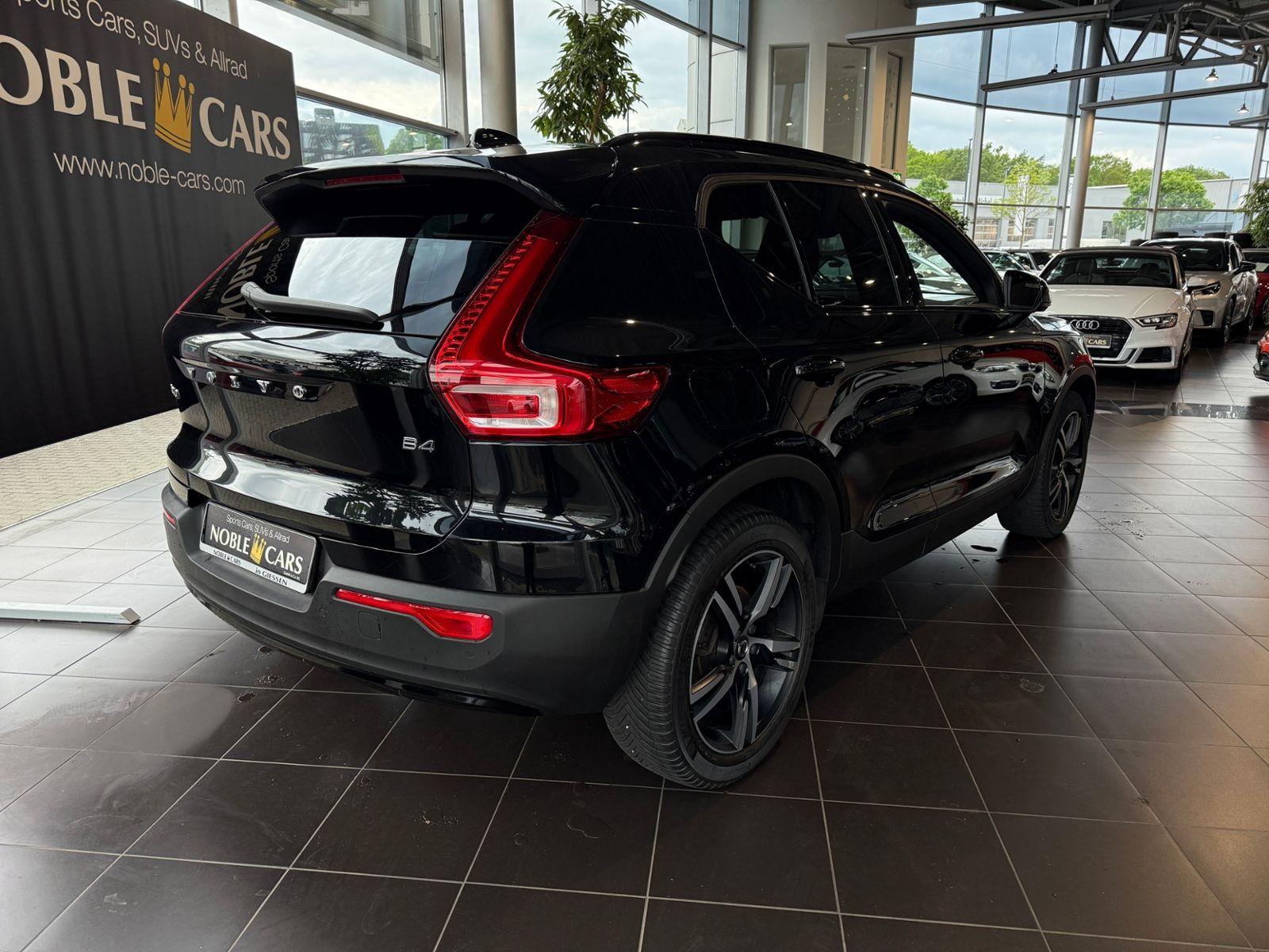 Fahrzeugabbildung Volvo XC40 R Design H/K ACC AHK KAM