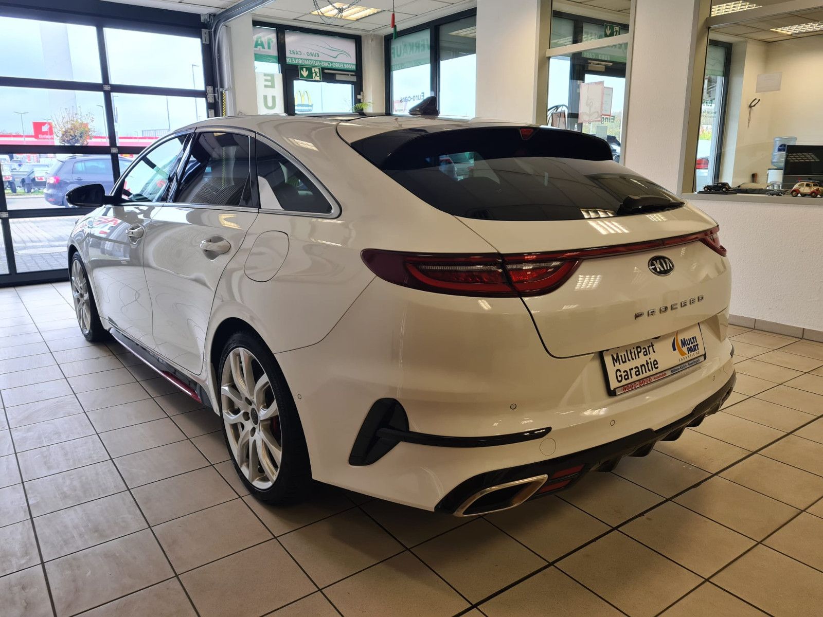 Fahrzeugabbildung Kia pro cee'd / LED / KAMERA / SCHECKHEFT / E-SITZ