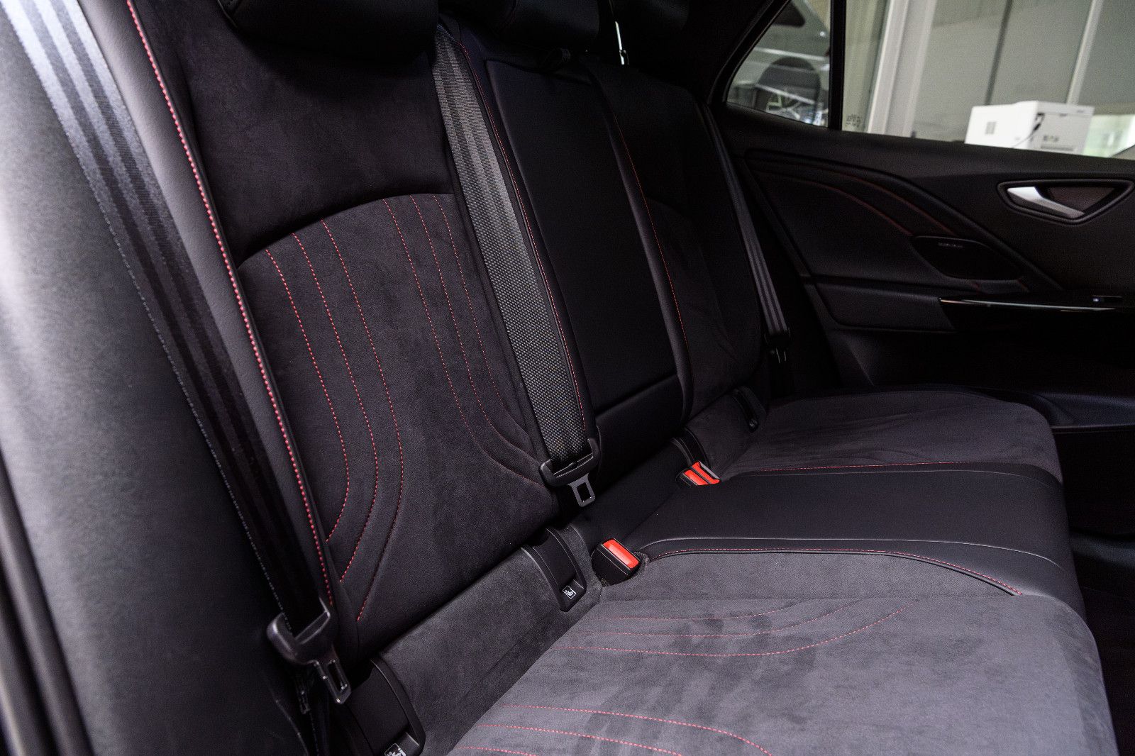 Fahrzeugabbildung Volkswagen ID.3 GTX IQ-LIGHT+AHK+PANO+360°-KAM+NAV+WÄRMEP.