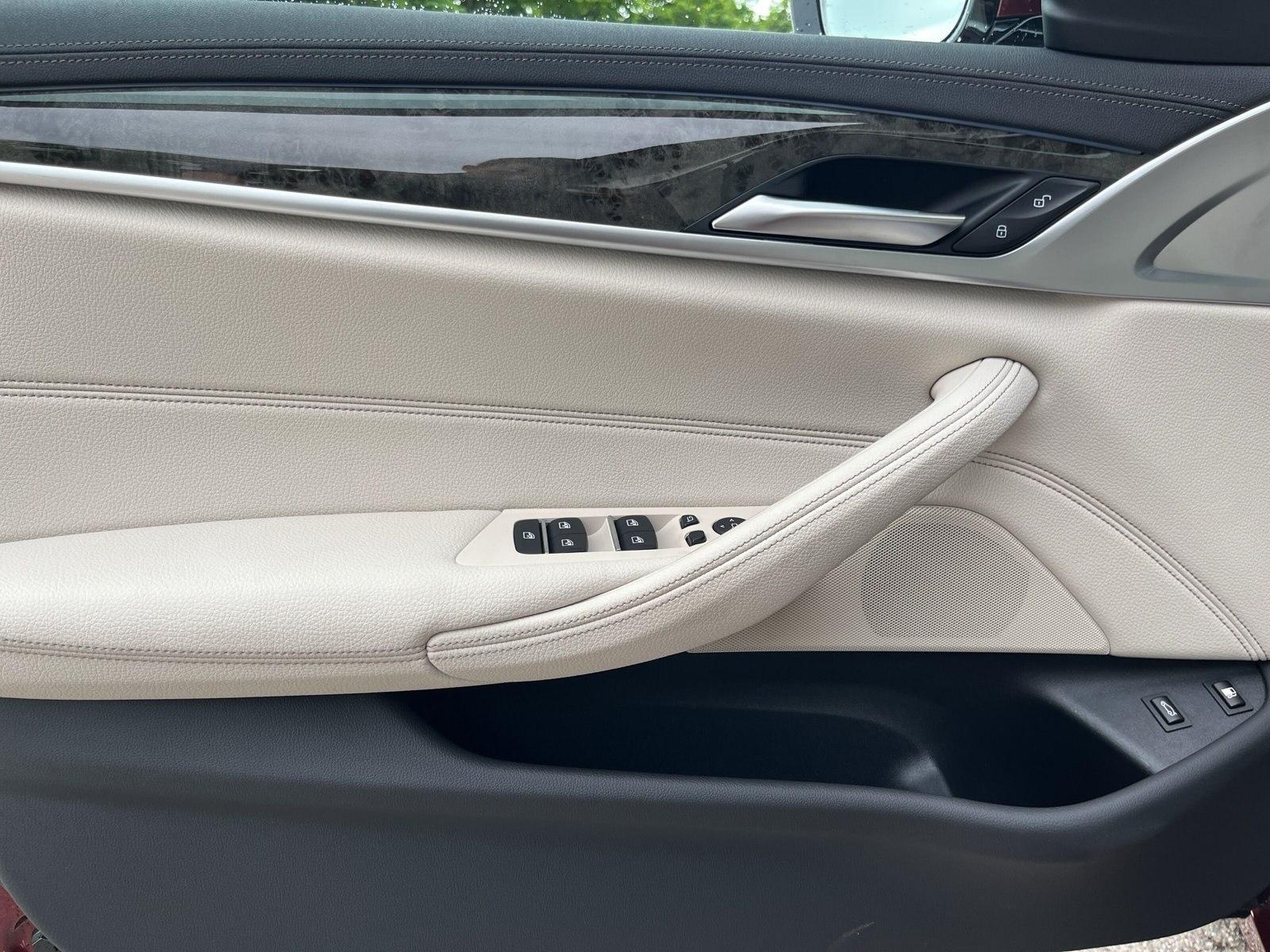 BMW 530e xDrive Limousine Head-Up Laser RFK