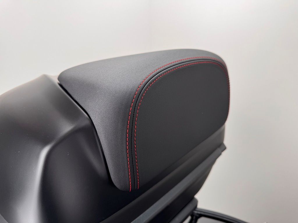 Fahrzeugabbildung Piaggio MP3 300 HPE *SERVICE NEU *TOPCASE
