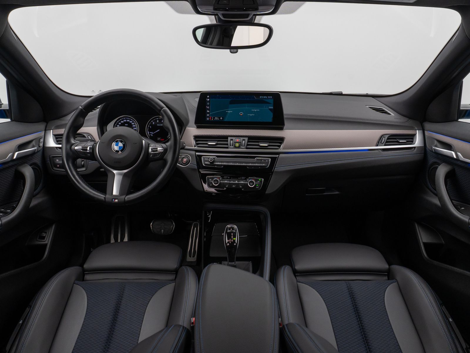 Fahrzeugabbildung BMW X2 xD20i M Sport DAB HUD Navi+ Alarm LED PDChint