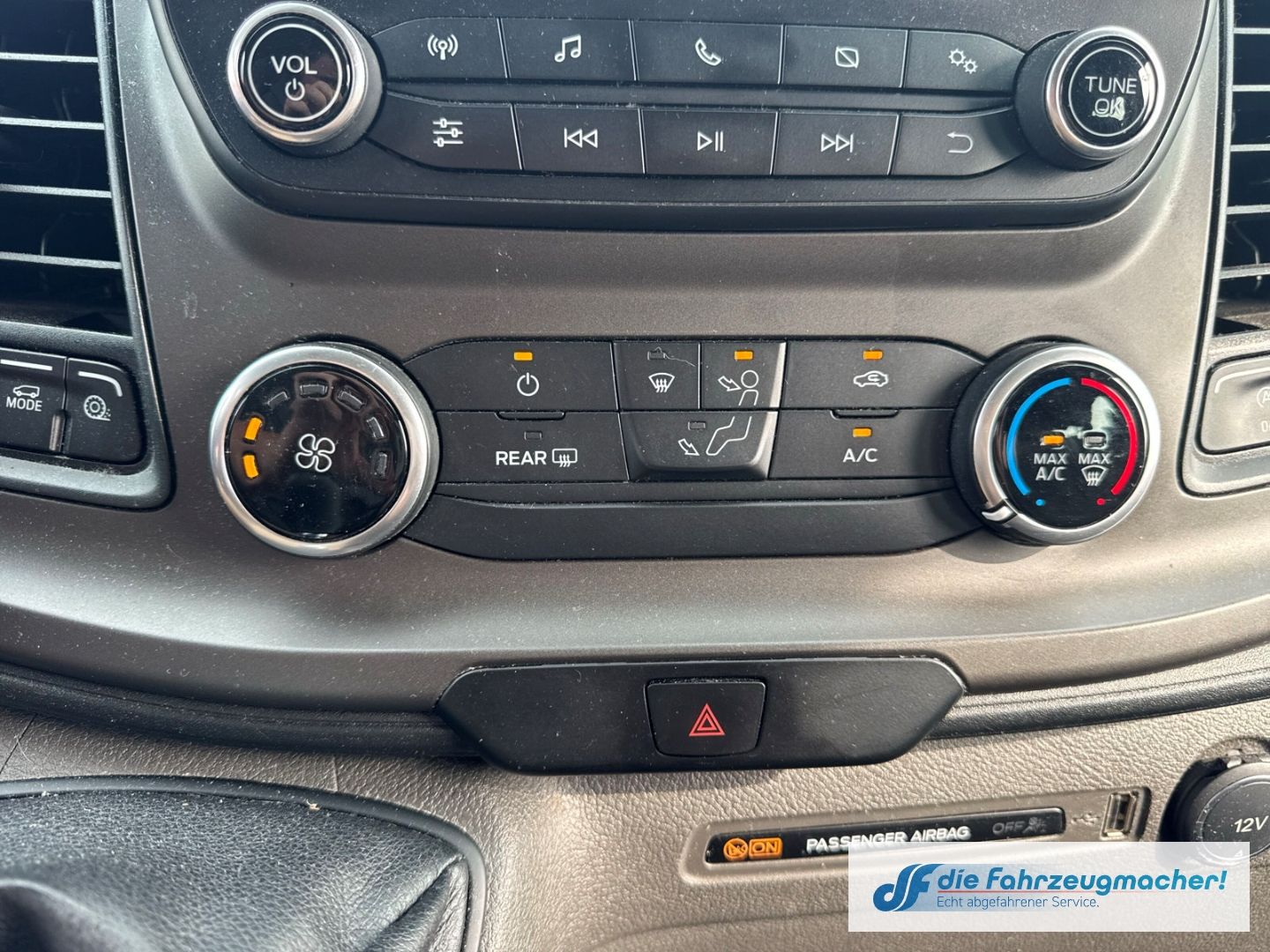 Fahrzeugabbildung Ford Transit Custom Tourneo 320 L1 Trend *9124 *EXPOR