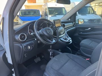 Mercedes V 220 - 9