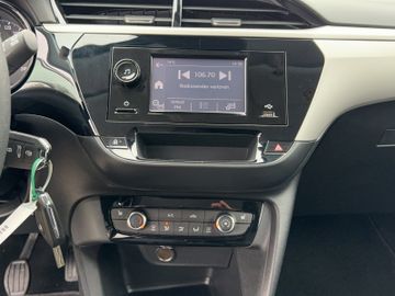 Fotografie des Opel Corsa F Edition Sitzheizg Tempomat Klima USB BT