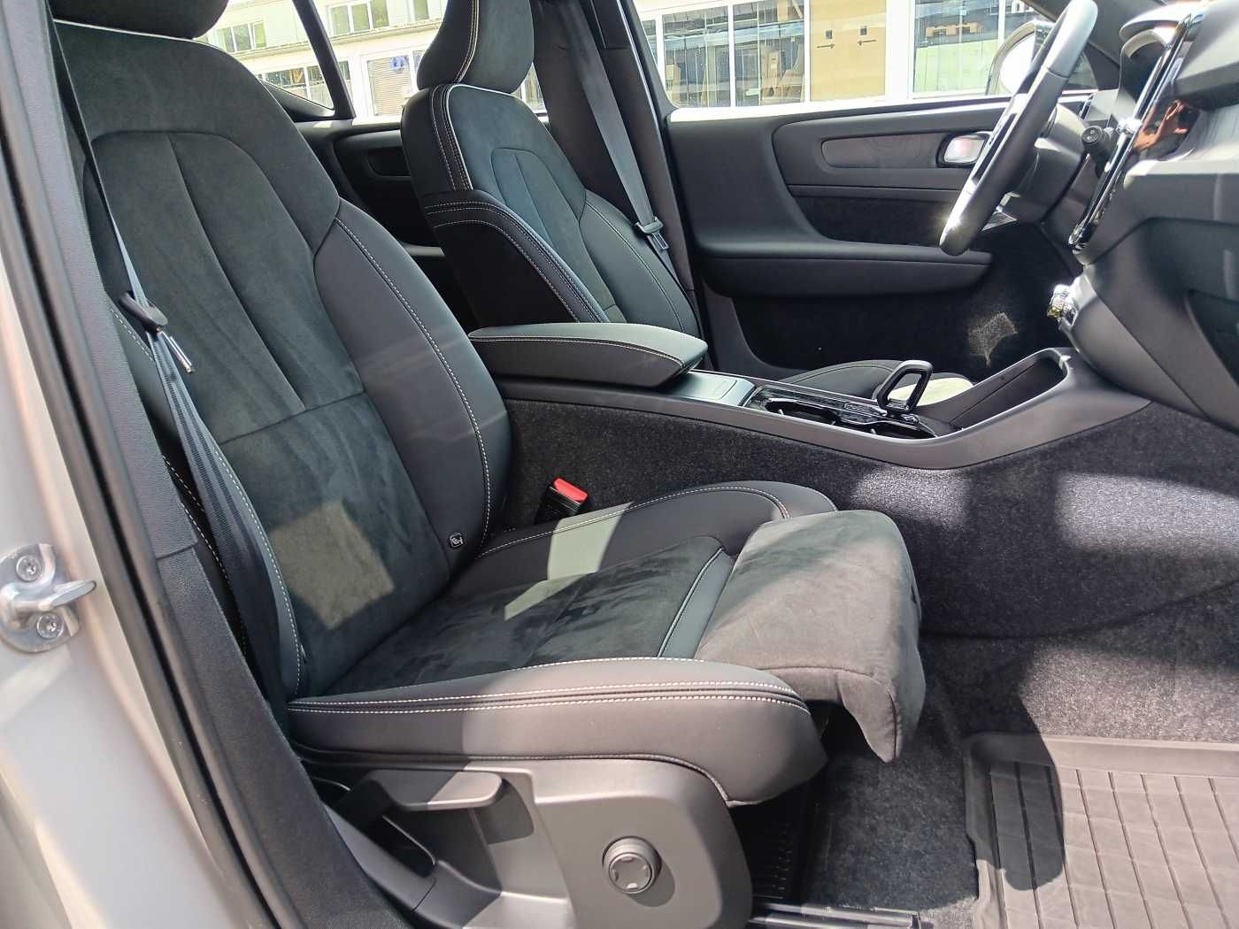 Fahrzeugabbildung Volvo XC40 Single Extended Plus '82kwh Batterie,'