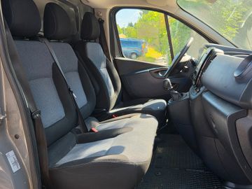 Opel Vivaro - 11