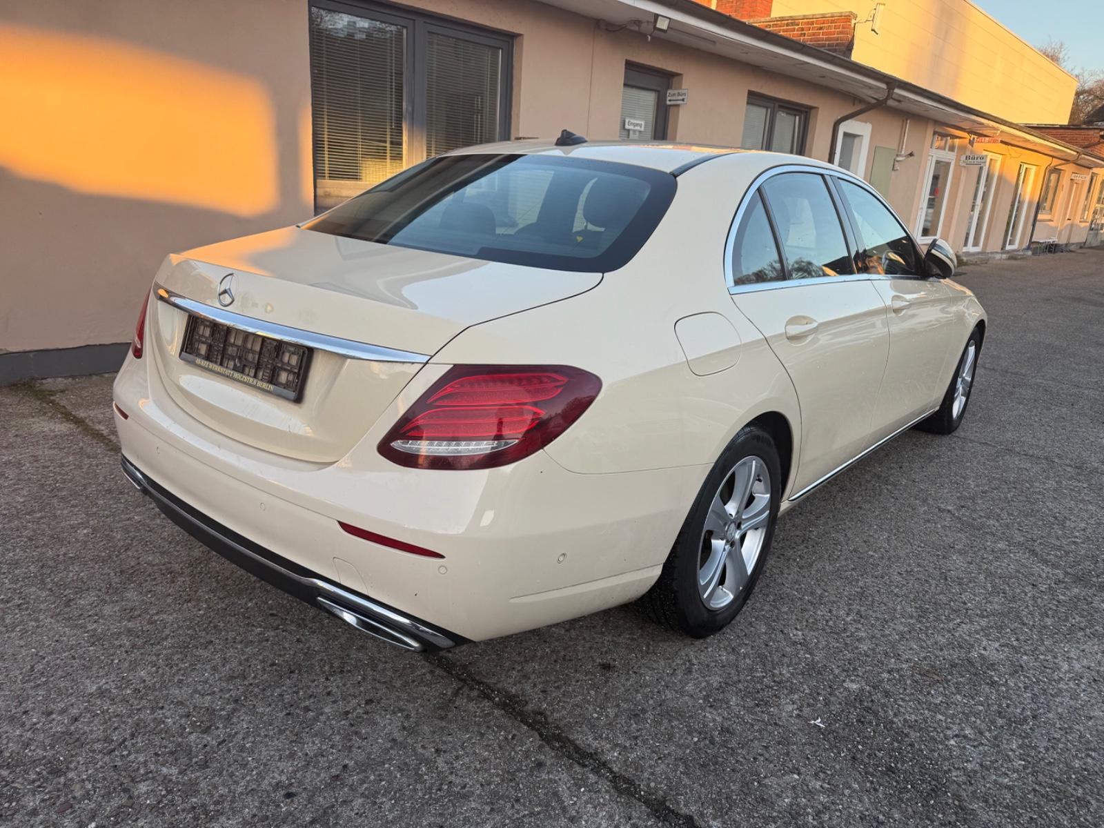Mercedes-Benz E 220