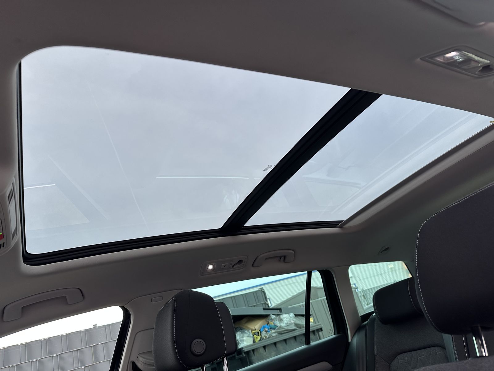 Fahrzeugabbildung Volkswagen Passat Variant GTE NAV+LED+PANORAMA+ACC+AHK+17ZO