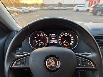 Skoda Yeti Drive+BiXenon+AppC+Shz+Klimaaut.+Temp+Navi
