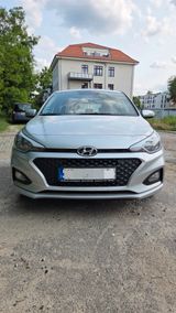 Hyundai i20 1.2 Classic / TÜV 03/27 / 5-Türer / R-Kamera - Hyundai i20: Türer