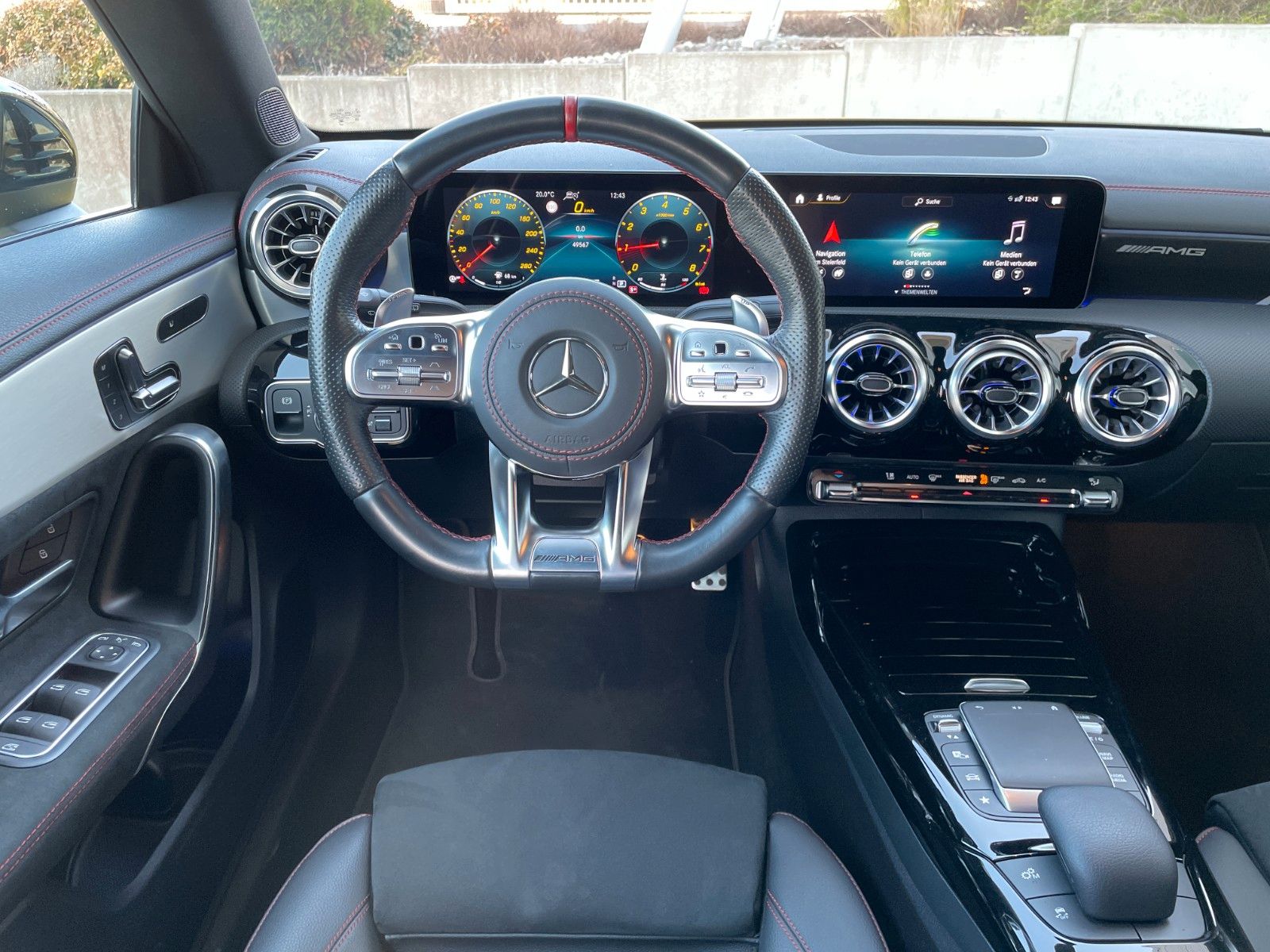 Fahrzeugabbildung Mercedes-Benz CLA 35 AMG 4M SB R-Kamera+Distr+Memory+Aero+MBea