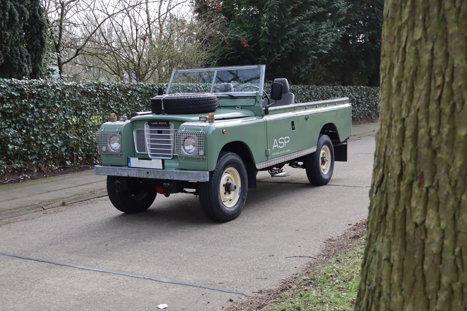 Land Rover Serie III 109 Hardtop | 1981