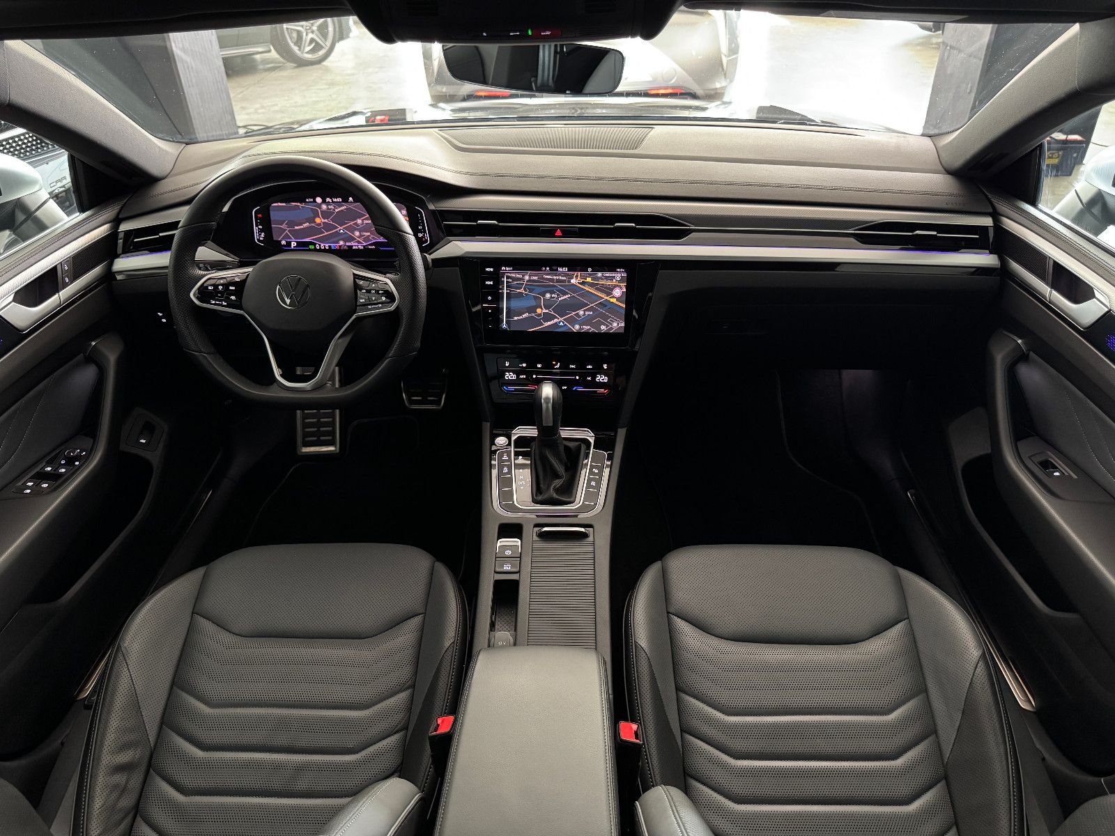 Fahrzeugabbildung Volkswagen ARTEON SB DSG ELEGANCE PANO IQ-LIGHT VW GARANTIE