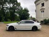 BMW 750i xDrive M-Paket Massage/Head-Up - BMW 750: Xdrive