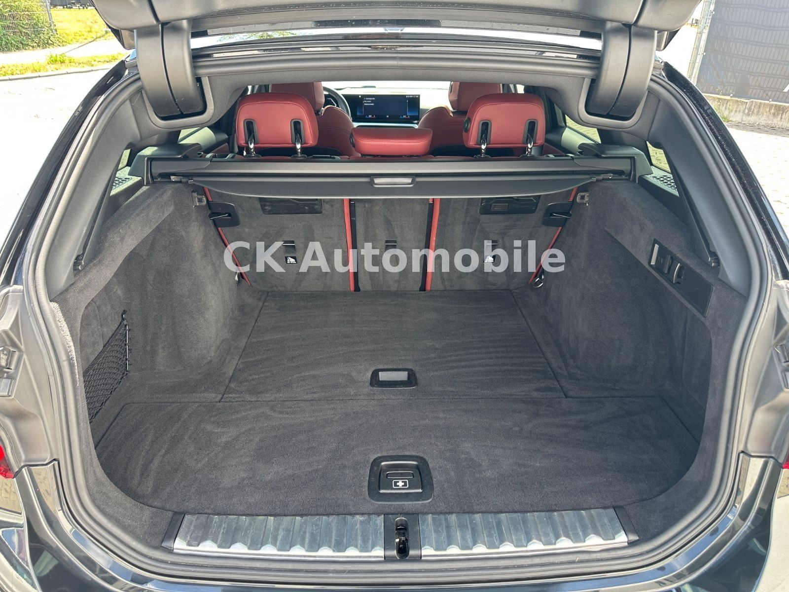 Fahrzeugabbildung BMW M340d xDrive Touring/Navi/Head-Up/Pano/360°/LED