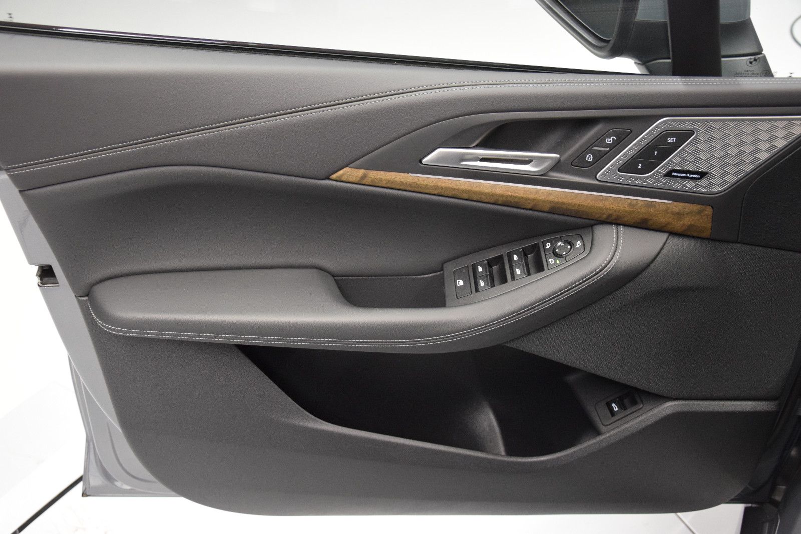 Fahrzeugabbildung BMW 218 i M Sport Active Tourer Pano Memory H K ACC