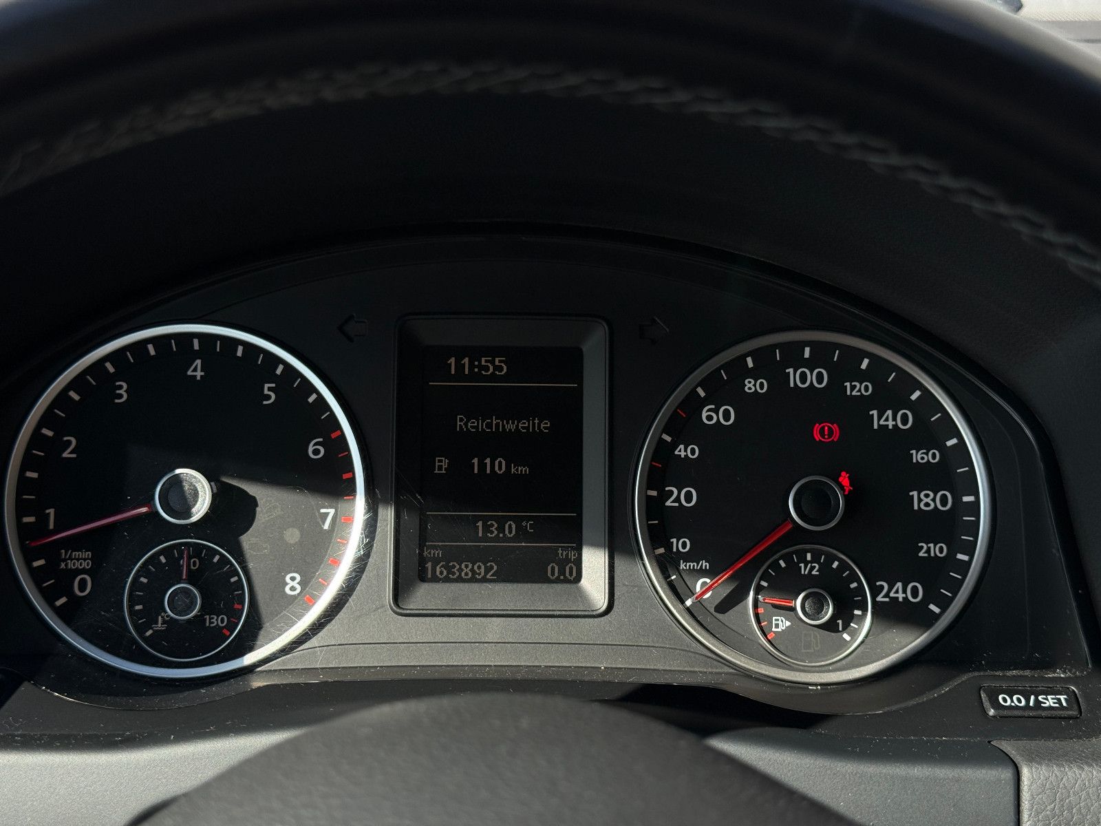Fahrzeugabbildung Volkswagen Tiguan Team AHK Ambiente-Paket GRA SHZ PDC