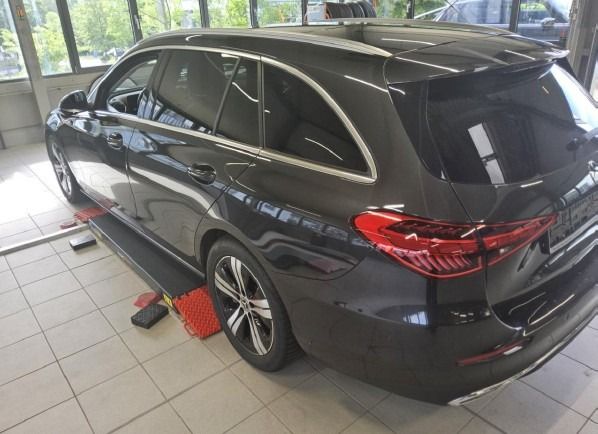 Fahrzeugabbildung Mercedes-Benz C 220 T d Avantgarde 9G-Tronic W206 MBUX ACC DIG