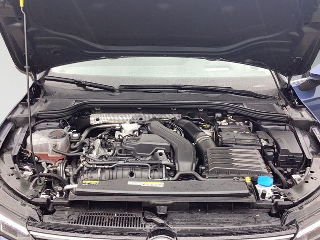 Golf VIII Variant 1.5eTSI DSG Style AHK FACEL.