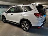 Subaru Forester 2.0ie Mild-Hybrid Platinium e-boxer - weiße Subaru Forester