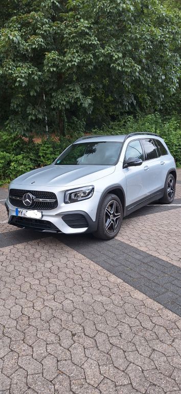 Image of Mercedes-Benz GLB 200