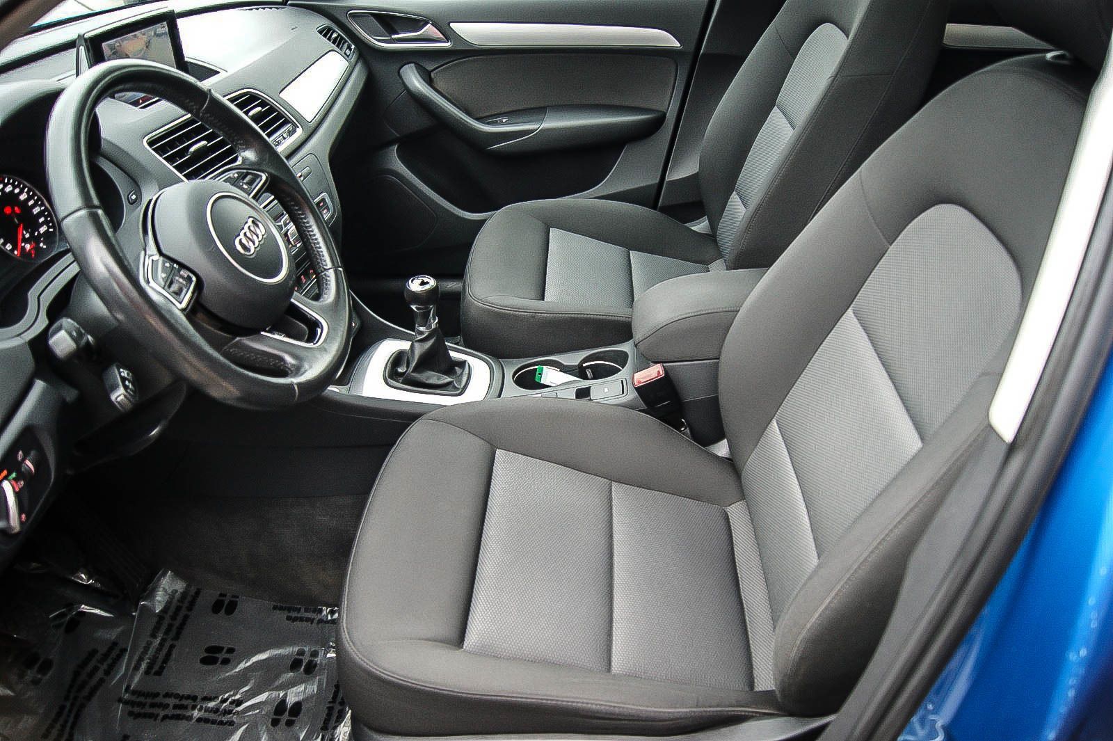 Fahrzeugabbildung Audi Q3 14 TFSI S-LINE PANORAMA LED KAMERA MMI 1.HAND