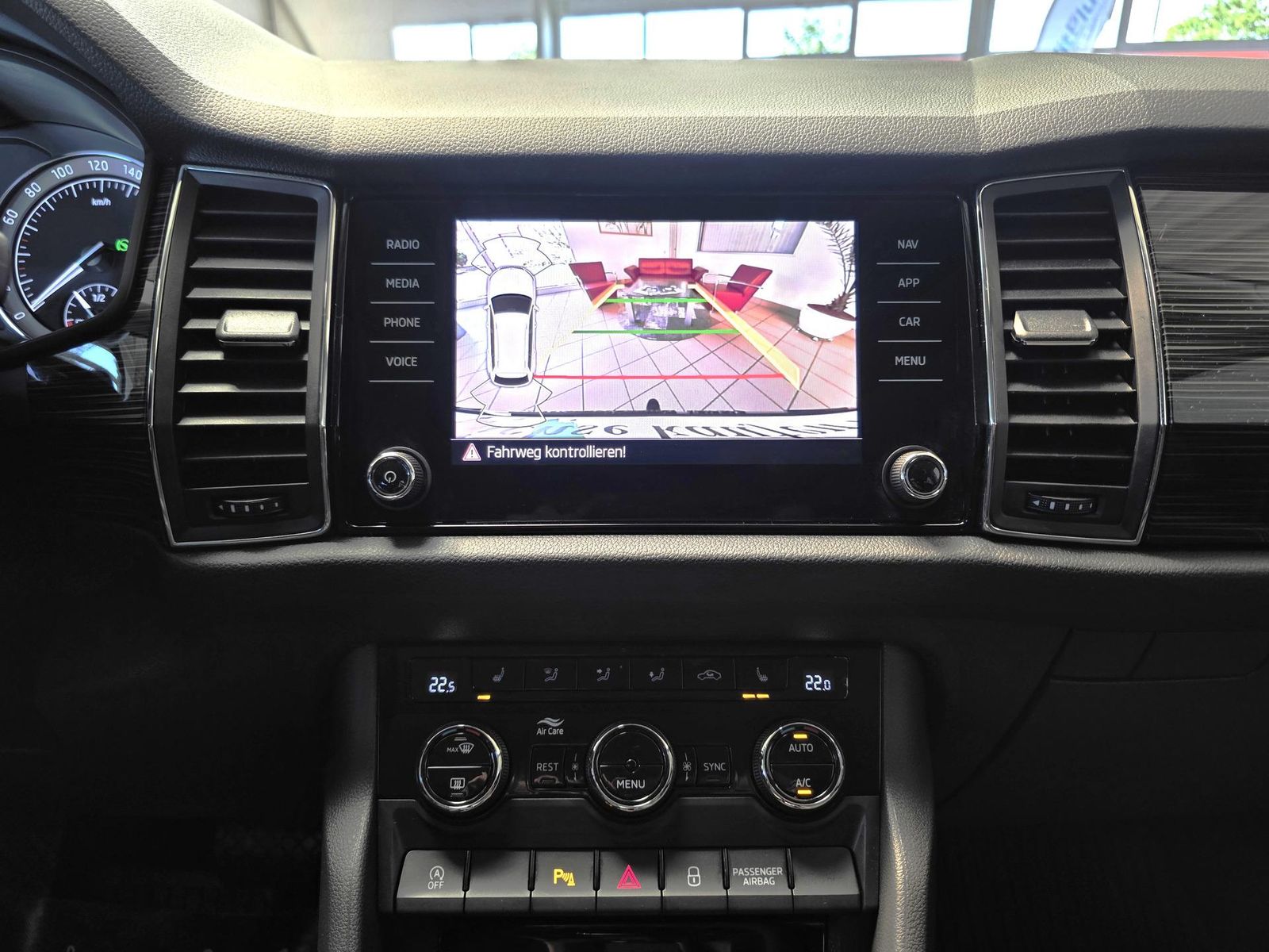 Skoda Kodiaq 2.0 TSI Style 4x4/DSG/AHK/NAVI/LED/Memory foto 25