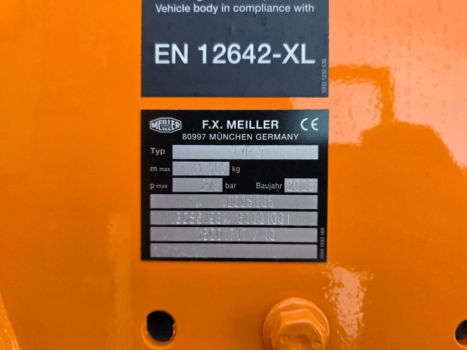 Fahrzeugabbildung Iveco X-Way AD190X54/P Fassi F125AC.1.24 Funk AHK