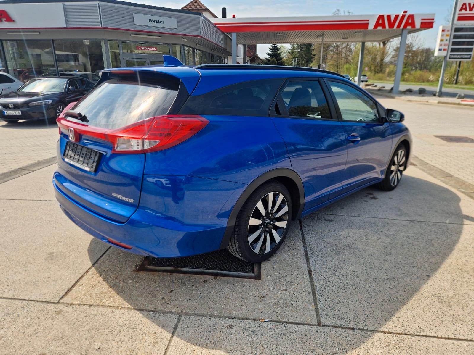 Honda Civic 1.8 Elegance Tourer *AHK, RFK, SHZ* im Auf