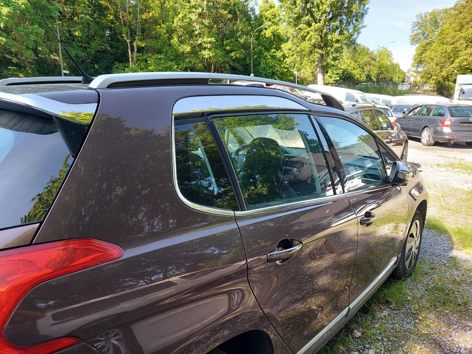 Peugeot 2008 1.6HDI Allure  Aut&Navi&SHZ