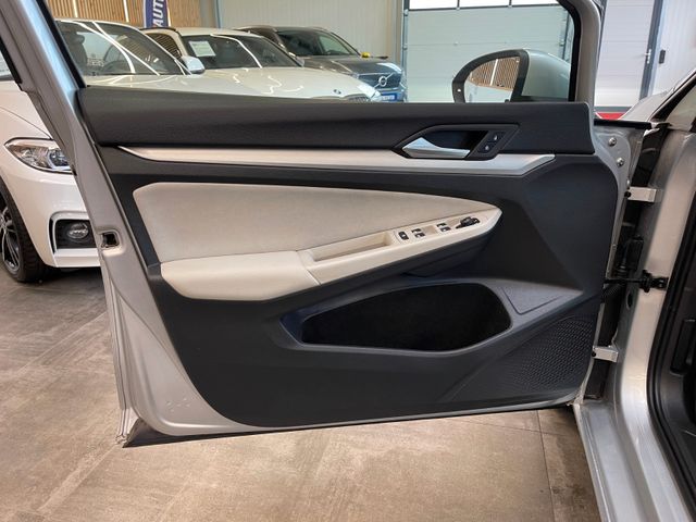 MYAUTOCENTER – Gebraucht- und Jahreswagen mit Werkstattservice in Pfaffenhofen Volkswagen Golf VIII Variant Life *1. Hand*Kamera*AHK*Klima