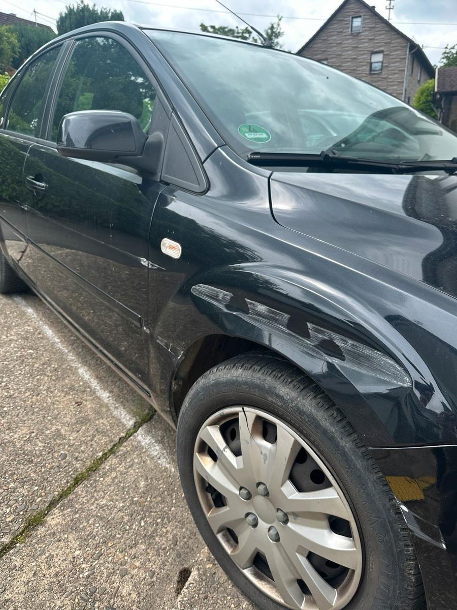 Ford Focus 2005 — engine 116 HP (85kW)