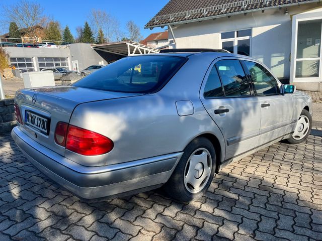 Mercedes-Benz E 230*1.HAND*KLIMA*SCHIEBEDACH*