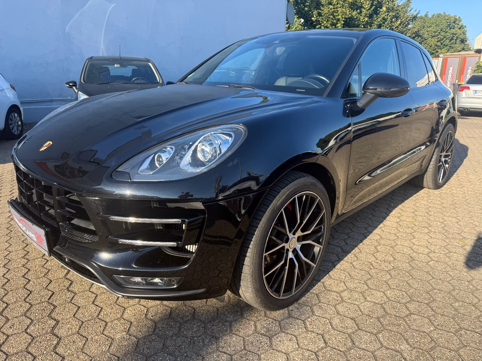 Porsche Macan Turbo*ACC*CAM*AHK*PANO