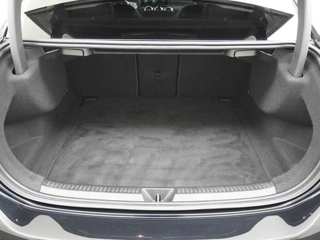 Mercedes-Benz A 200 AMG Business Solution | AHK Wegklapbaar |
